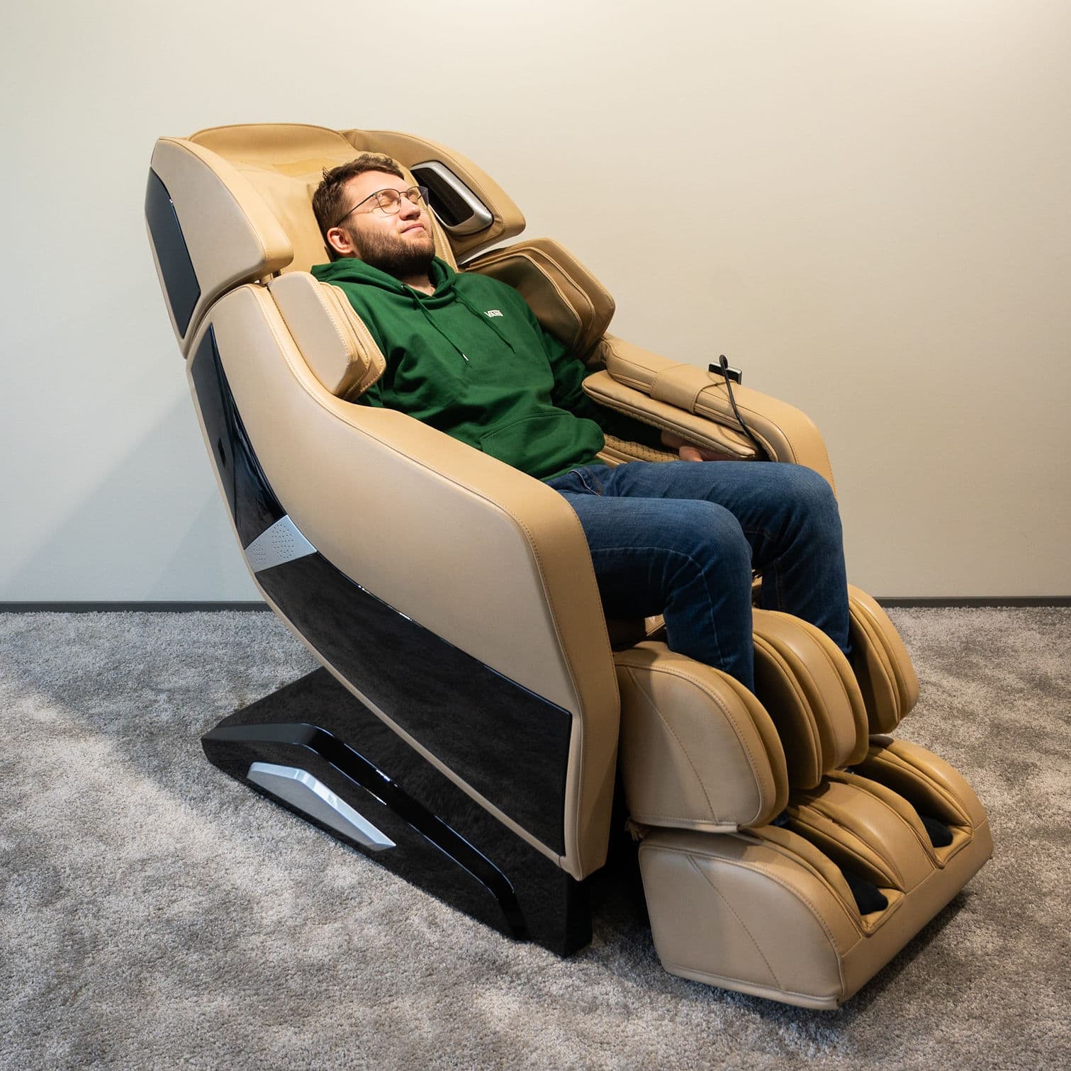 Borealis Ultra Plus 3D massaažitool külgvaates, SL-track massaažitehnoloogia esile toodud